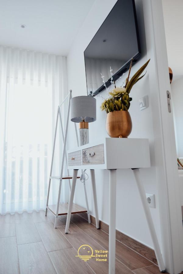 Yellow Sweet Home - Maria E Beatriz Nazaré Dış mekan fotoğraf
