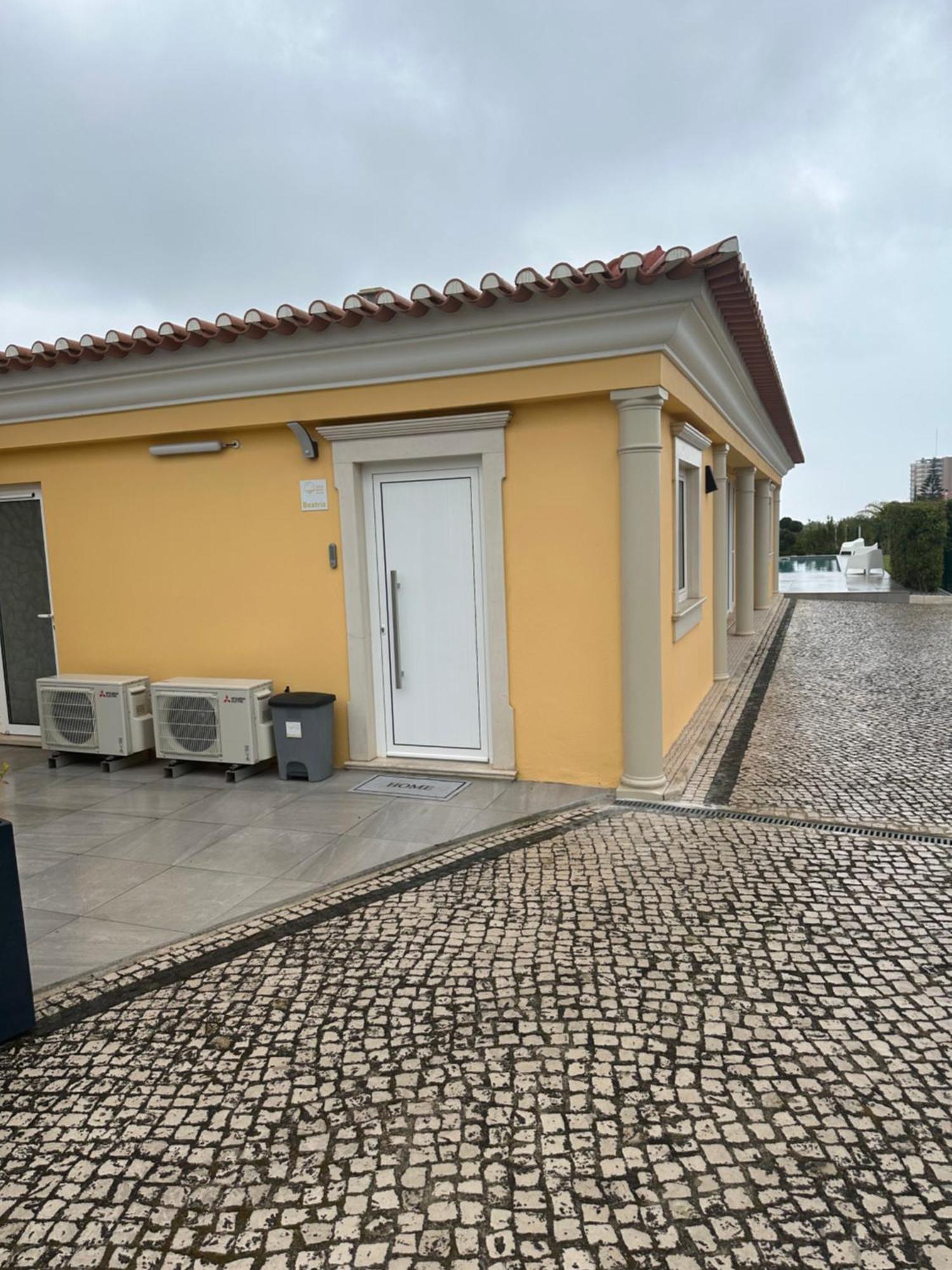 Yellow Sweet Home - Maria E Beatriz Nazaré Dış mekan fotoğraf